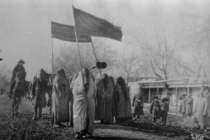 Une manifestation de femmes en 1920. Photo : Arcchives nationales du cinéma et de la photographie / Gazeta.uz.